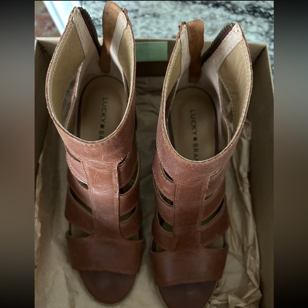 Lucky Brand Women's Tan Strappy Sandals